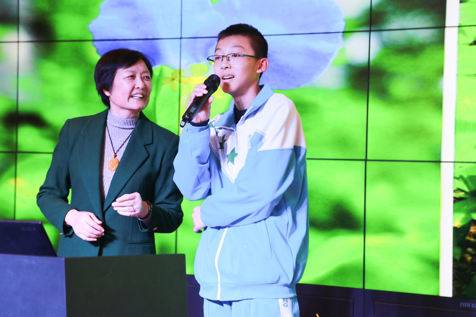 T7 顾红雅教授与学生对话.jpg
